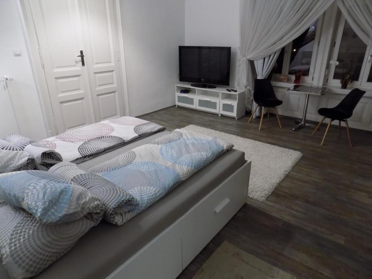 Apartamento Czingu-Lak Miskolc Exterior foto