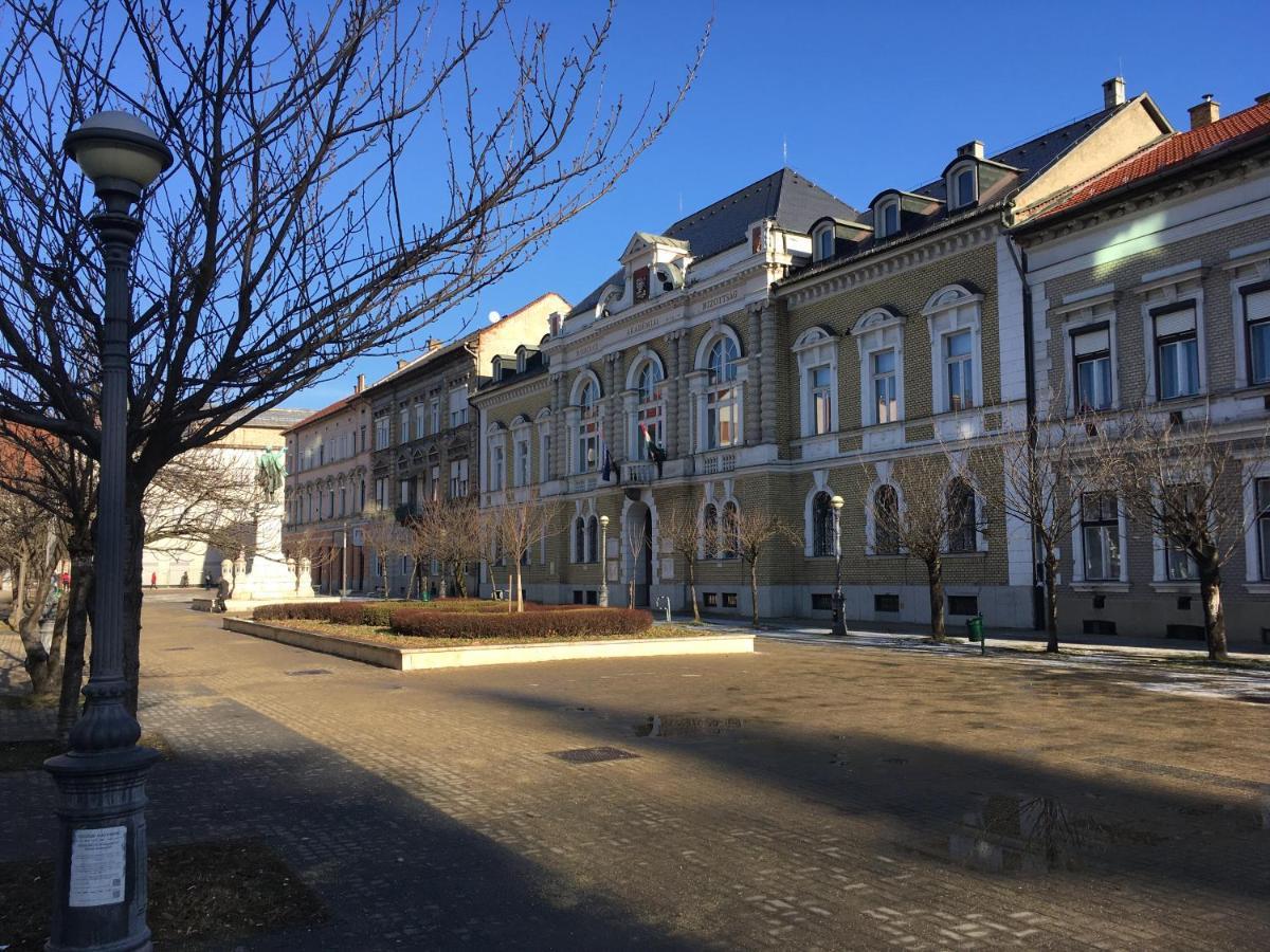 Apartamento Czingu-Lak Miskolc Exterior foto