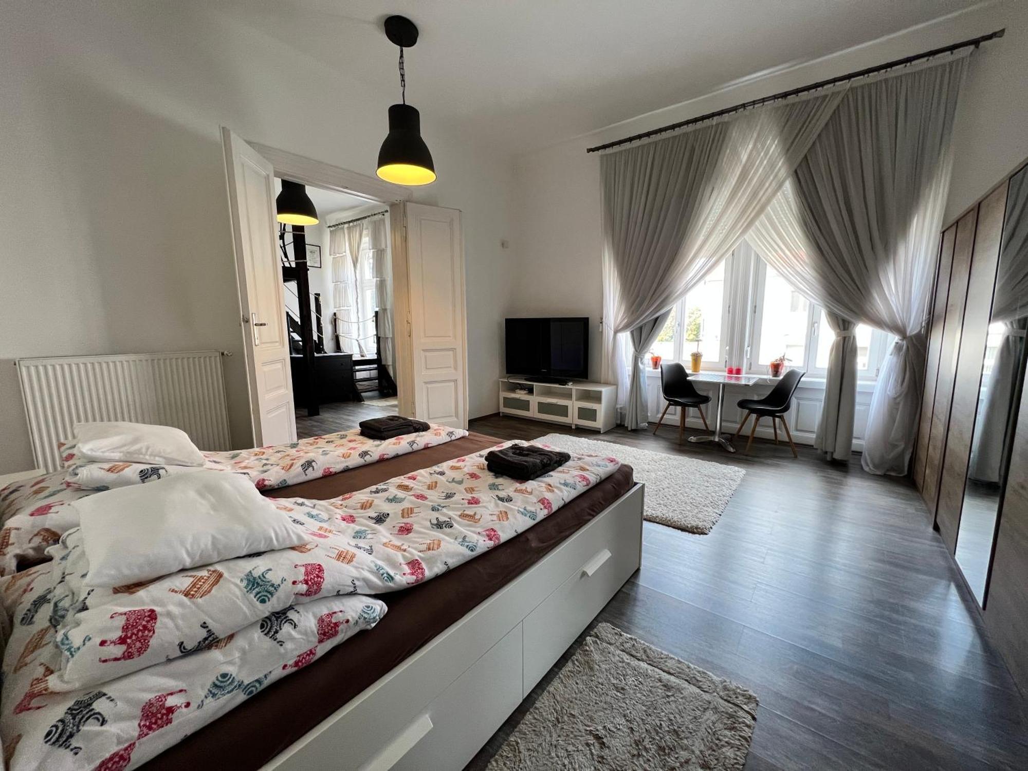 Apartamento Czingu-Lak Miskolc Exterior foto